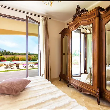 Melisandre Villa *